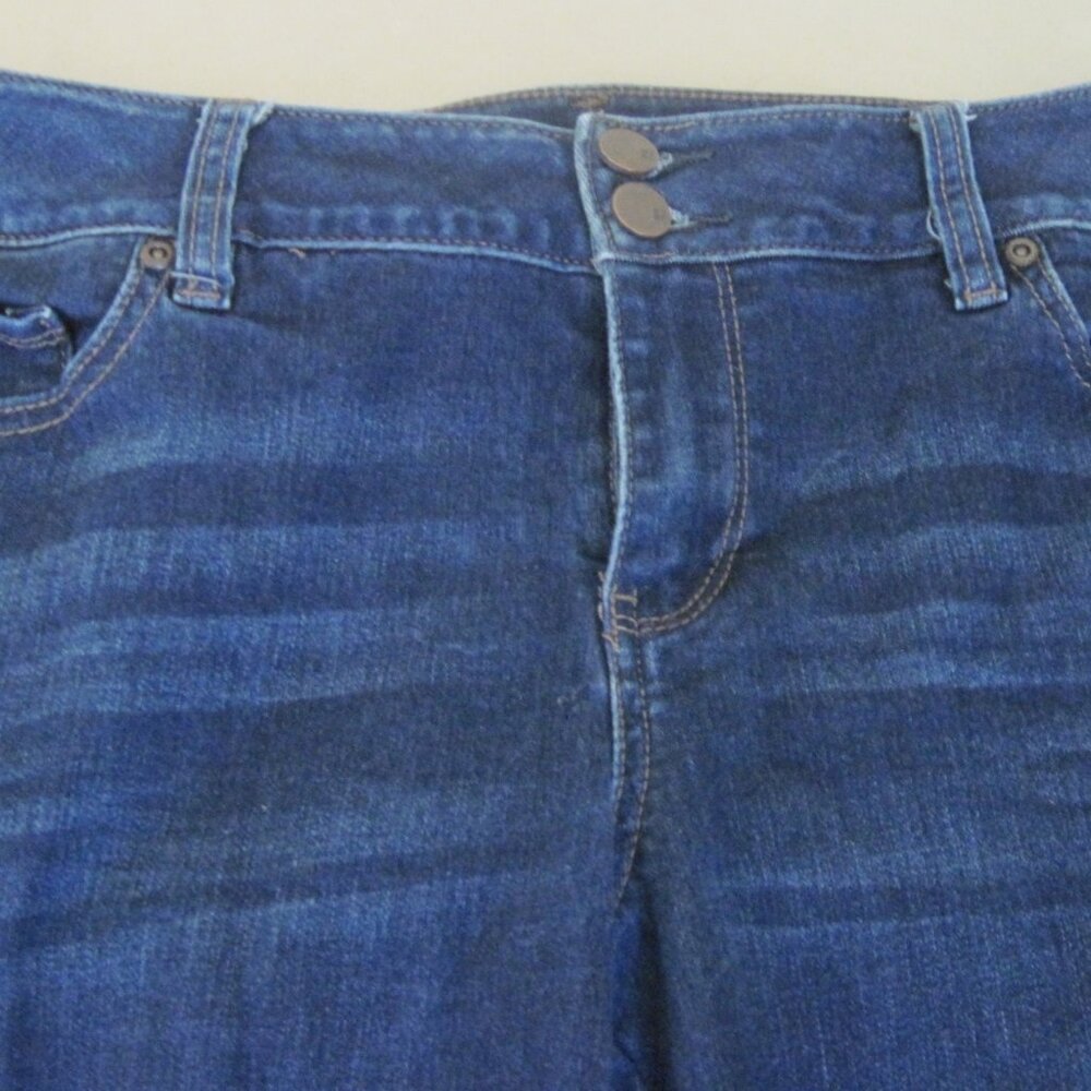 NEW YORK & CO~Women's Blue Jeans Size 8~Chopped Capies-Stretch Spandex-5 Pockets